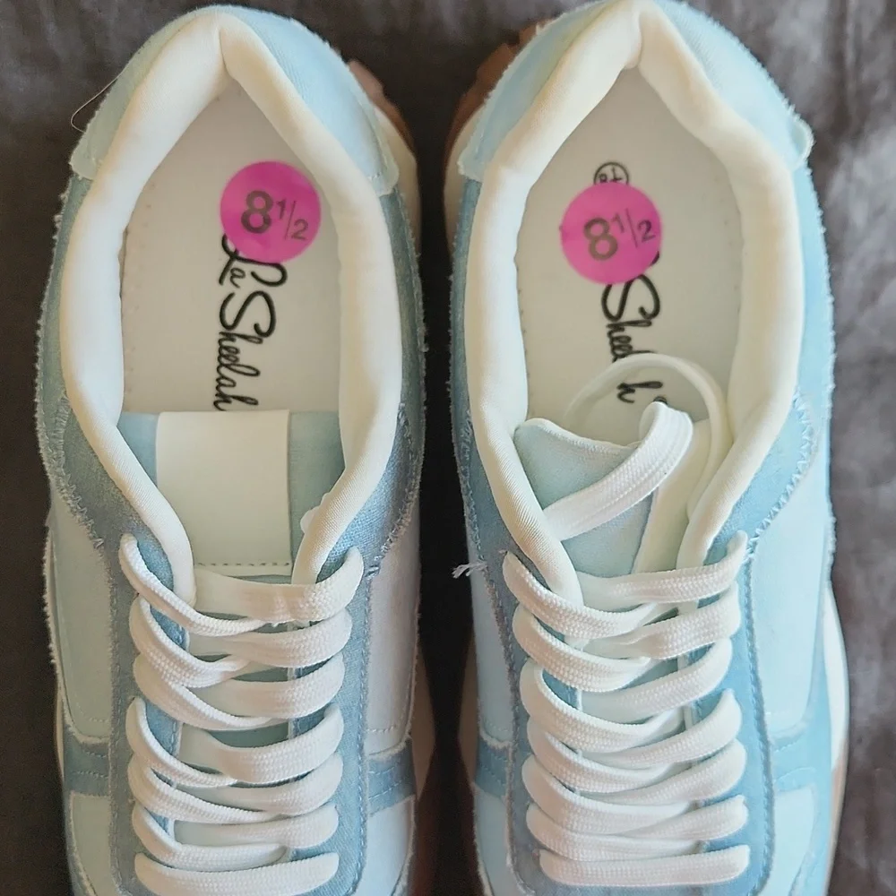 Ladies Light Blue and White Sneakers 8.5 - Picture 5 of 5